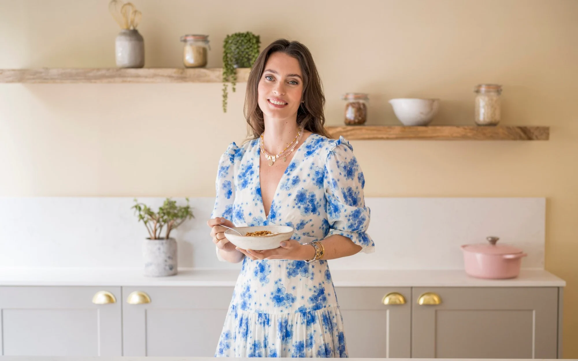 Feature image Deliciously Ella with her cereal in a bowl